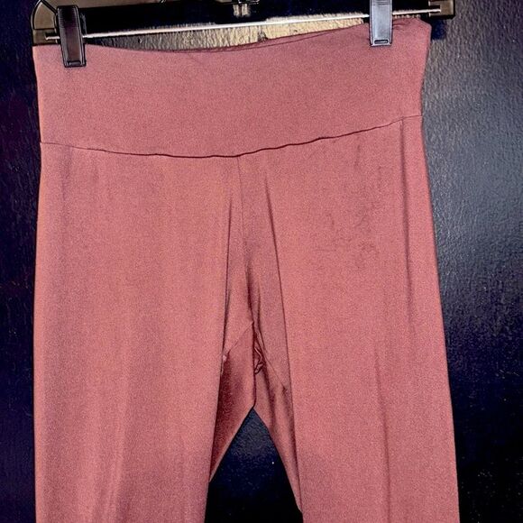 Express super soft leggings. Purple. Sz. Small. - Picture 3 of 10